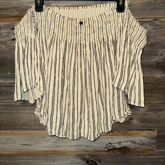 Billabong Beachy Off-Shoulder Cream and Black Top Boho Top Size Medium Tall In - Picture 5 of 9